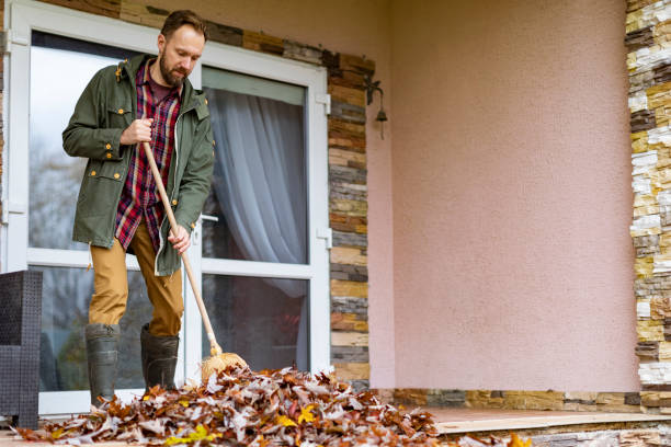Best Yard Waste Removal  in Como, MS